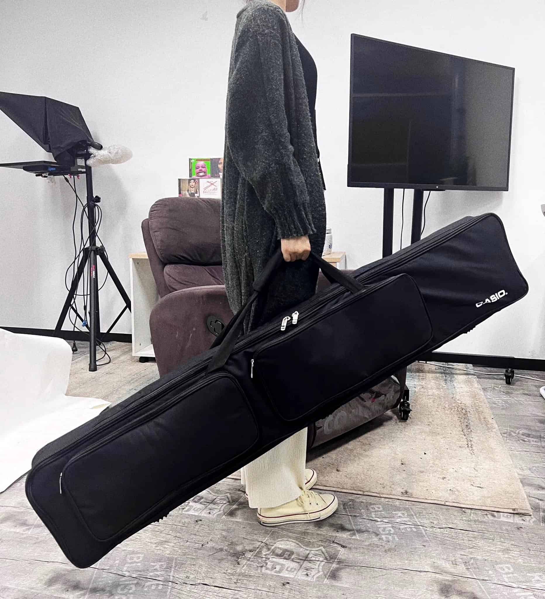 Túi đựng đàn piano kéo dài lớn, phù hợp cho vận chuyển và bảo vệ đàn piano.