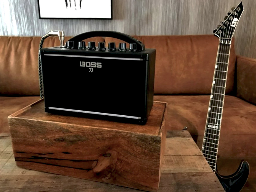 ampli guitar là gì