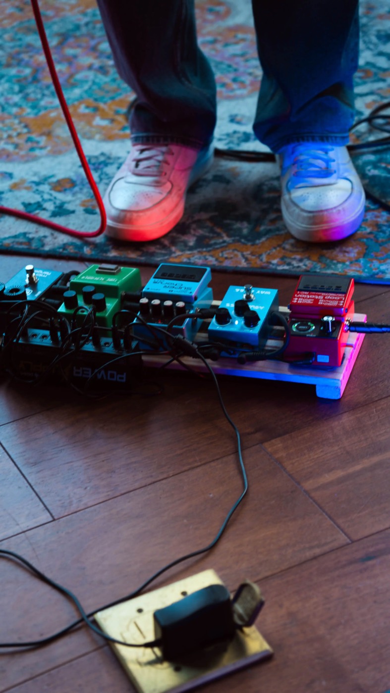 Khay pedal nhỏ gọn cho phòng tập và sân khấu