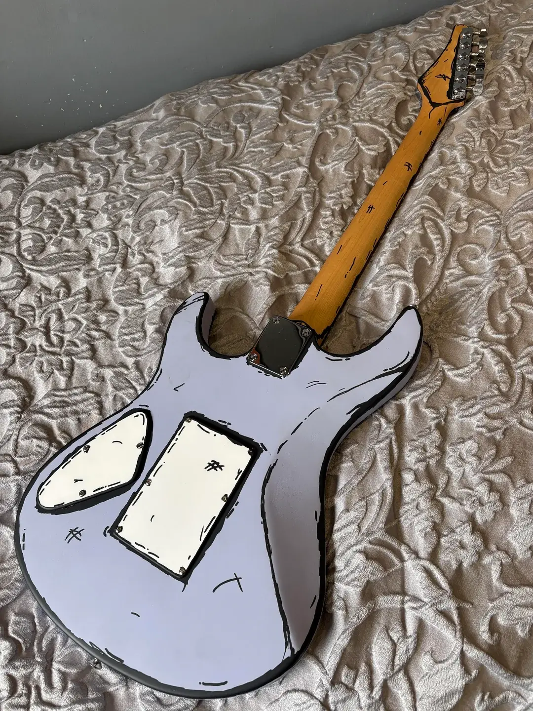 Guitar custom cel-shading truyện tranh 2D mặt sau